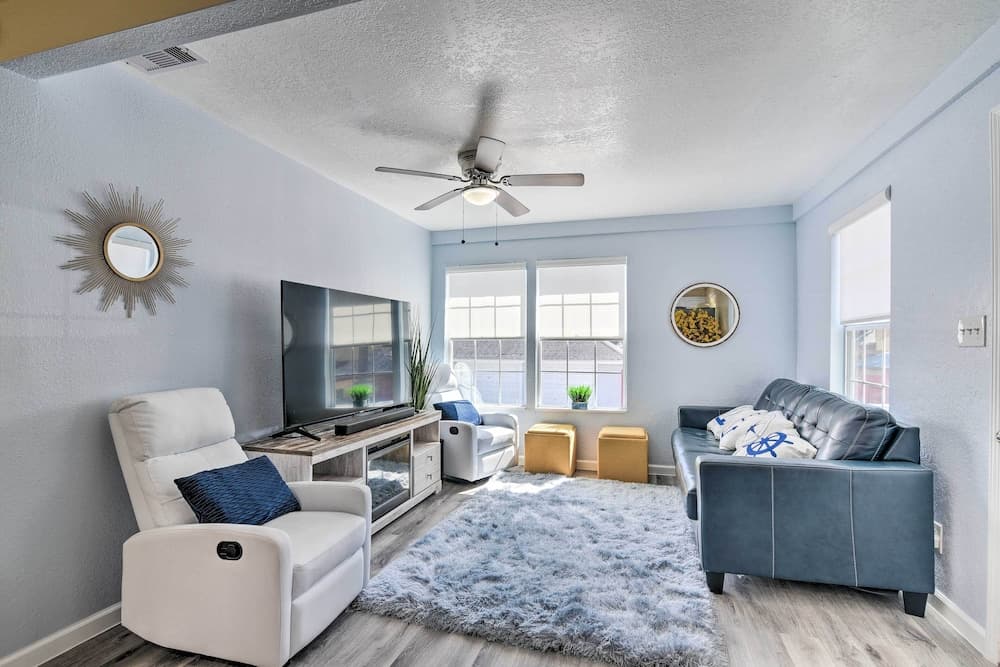 Galveston Retreat w/ Backyard & Patio!