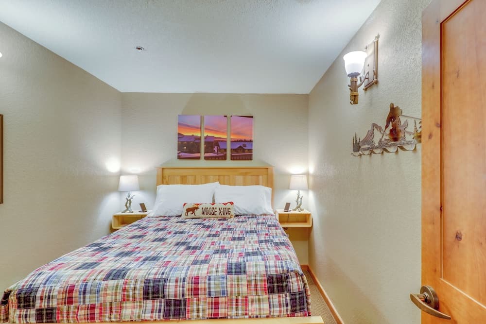 Ski-in/ski-out Whitefish Escape w/ Balcony!