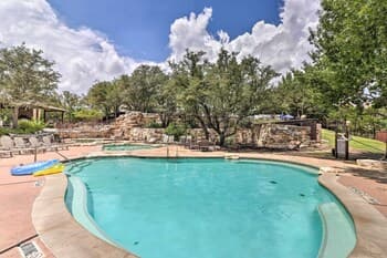 Lake Travis Condo w/ Resort Amenity Access!
