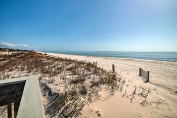 Mexico Beach Getaway w/ Patio - Steps to Beach!