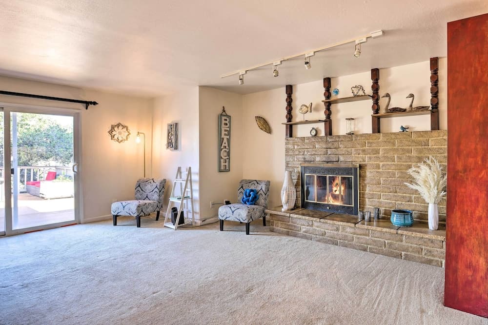 Retro House w/ Deck & Arroyo Grande View