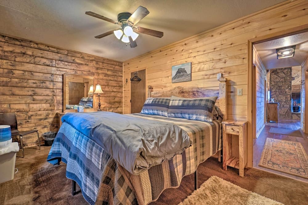 Sprawling Mountain-view Cabin: 5 Mi to Mesa Verde