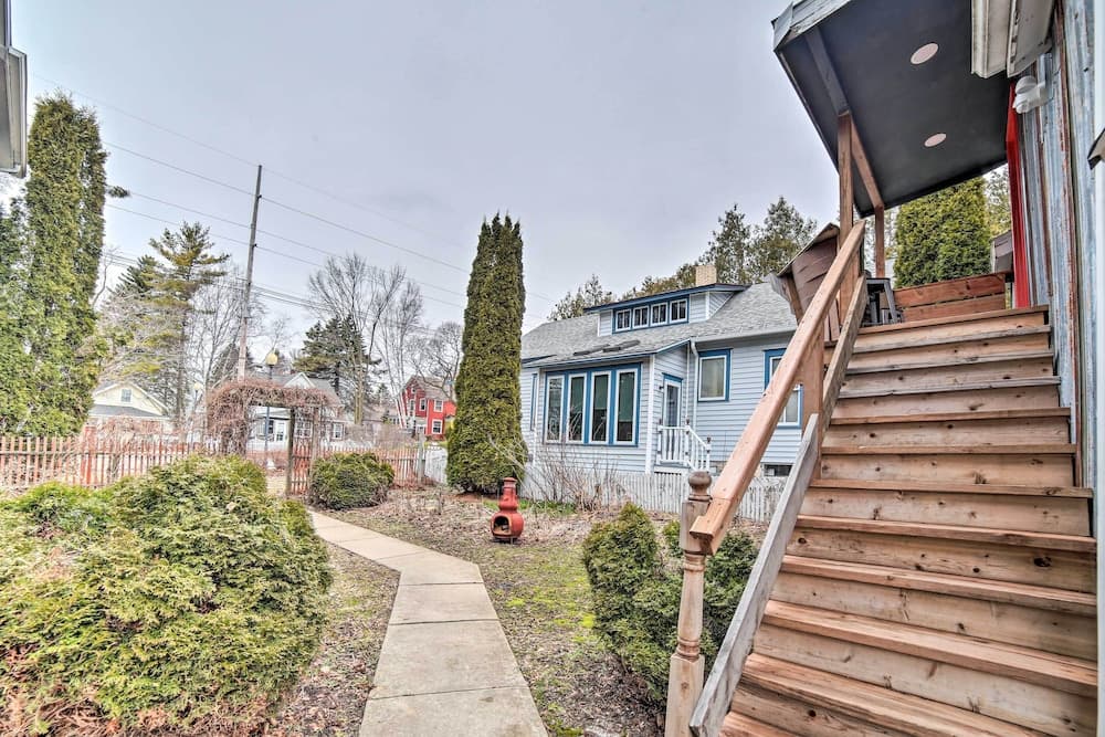 Steps to Waterfront & Dtwn: Sturgeon Bay Escape!