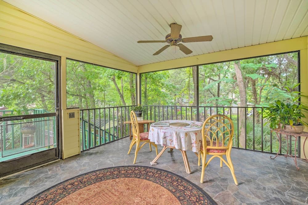 Waterfront Inglis Getaway ~ 5 Mi to the Gulf!