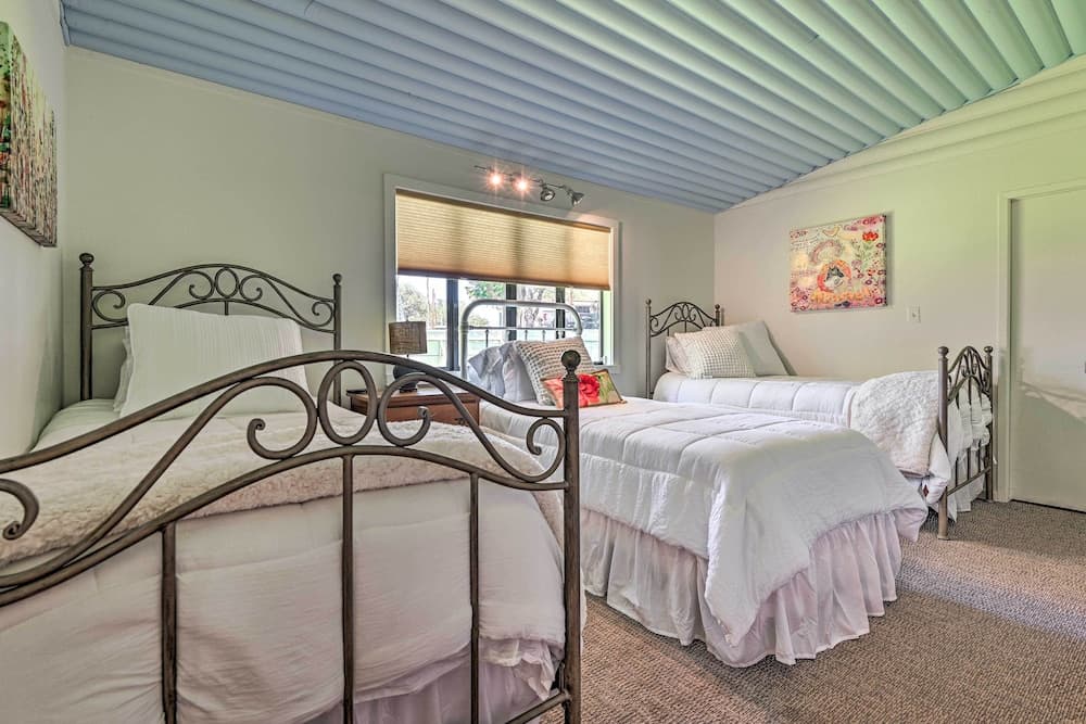 Lakefront Brownwood Home w/ Private Boat Dock