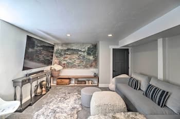 Luxe Glacier Getaway: Walk to Downtown Kalispell!