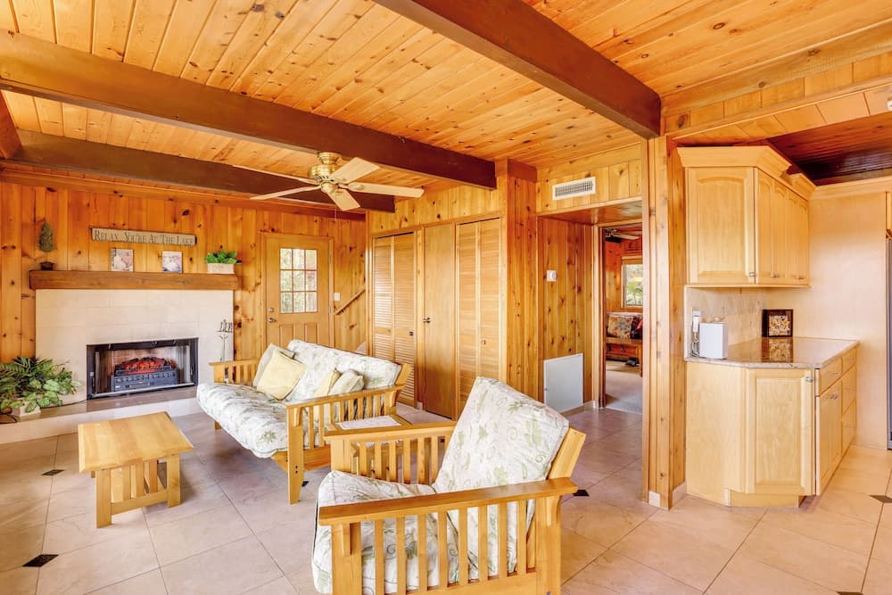 Lakefront Home w/ Game Room, Kayaks, & Fire Pit