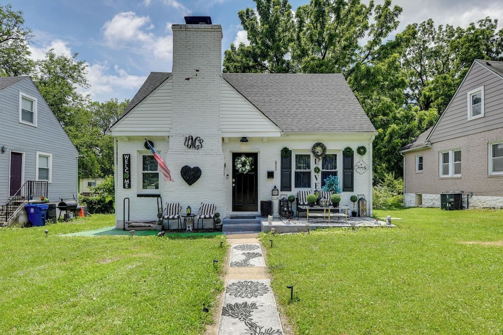 Outdoor Pool & Hot Tub: Retreat - 6 Mi to Dtwn!