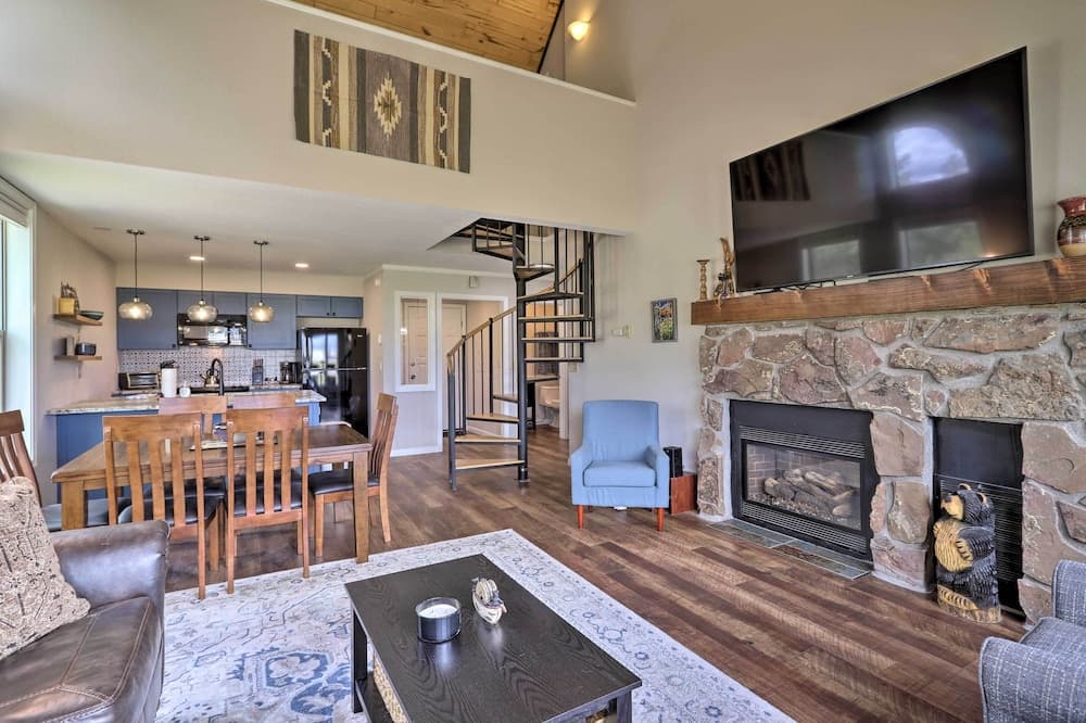 Peaceful Pagosa Springs Escape ~ 2 Mi to Lake