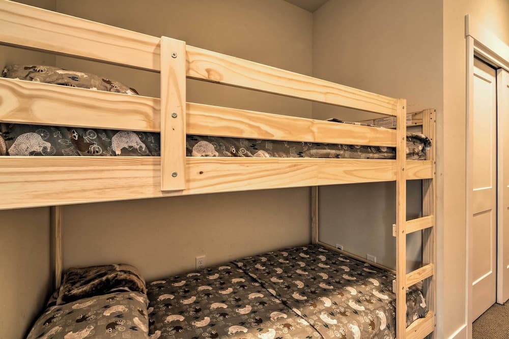 Modern Winter Park Ski Condo Near the Ski Shuttle!