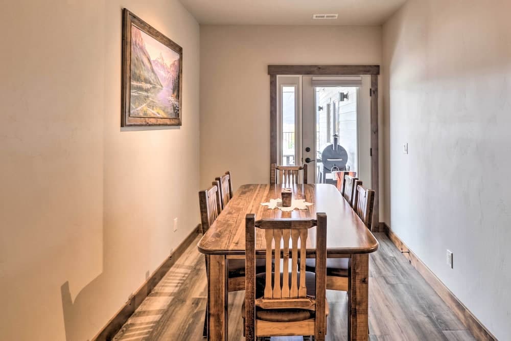 Cozy Columbia Falls Condo w/ Private Balcony!