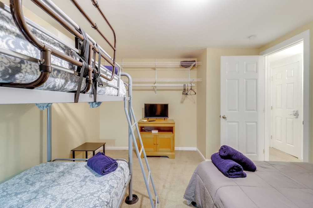 Community Indoor Pool: Tannersville Townhome