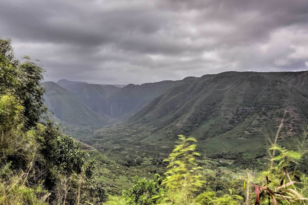 Oceanfront Condo w/ Pool & Grills in Molokai!