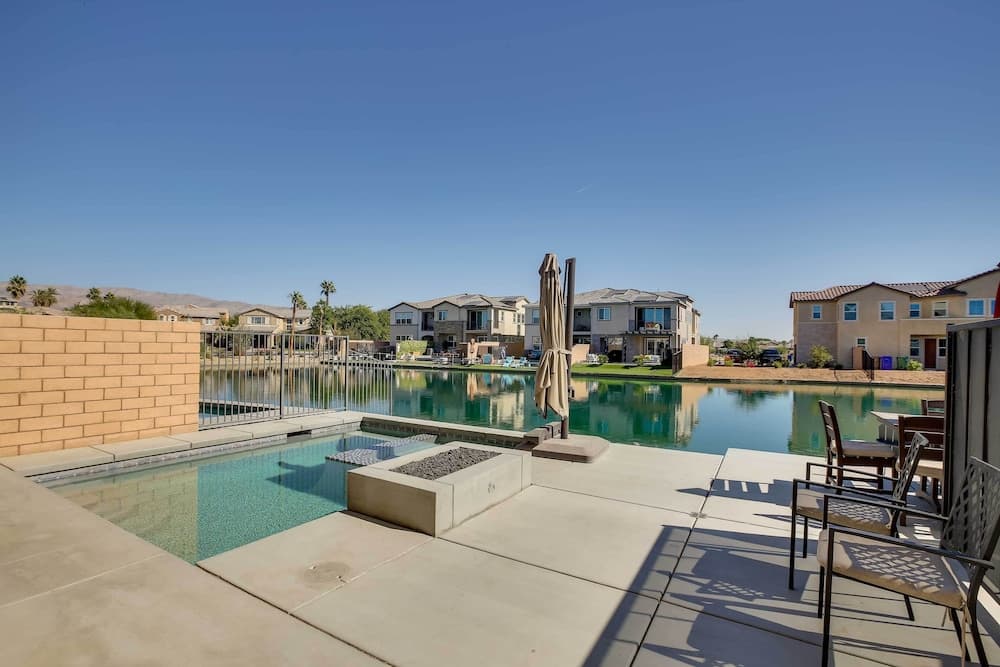 Lakefront Indio Villa: Private Pool & On-site Golf