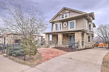 Unique Kansas City Apartment ~ 3 Mi to Downtown!