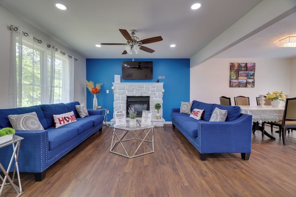 Hot Tub & 2 Game Rooms: Family Poconos Getaway!