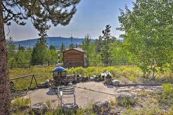 Family Friendly Grand Lake Escape w/ Yard!