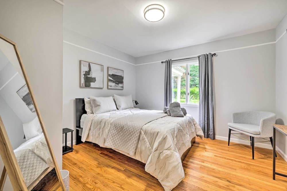 Pocono Home w/ Hot Tub, Fireplace & Game Room!