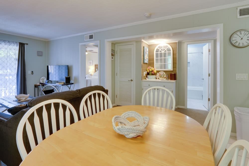 Walk to Pool & Beach: Hilton Head Island Condo!