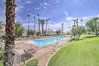 Chic Desert Escape w/ Pools, Tennis + Golfing
