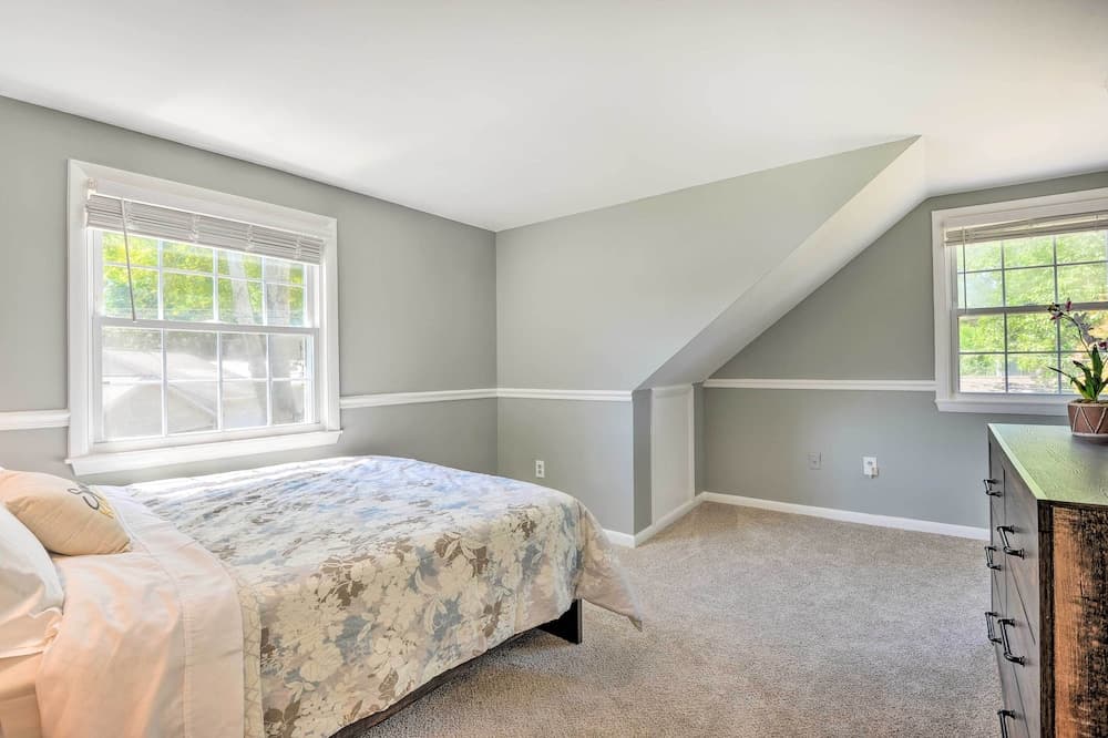 Sunny Glen Burnie Home - On-site Water Access