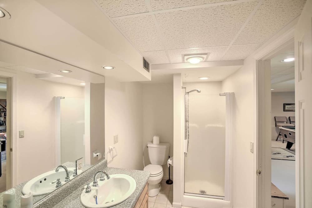 Gorgeous Charlevoix Home on Lake Michigan!