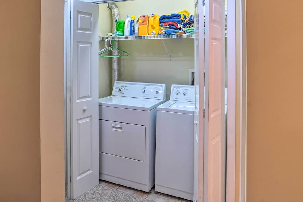 Family-friendly Hancock Home: Walk to Slopes!