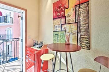 Bright Palm Coast Condo: Nearby Beach Access!