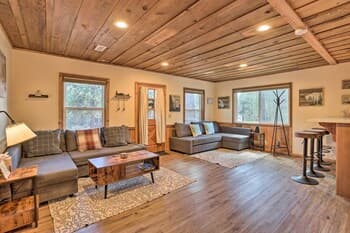 Peaceful Big Bear Cabin: Walk to Lake Access!