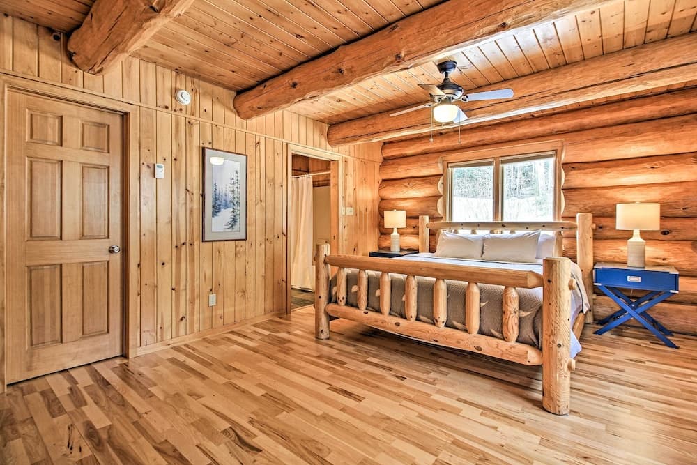 Lakefront Log Cabin w/ Dock ~ 9 Mi to Lutsen Mtn