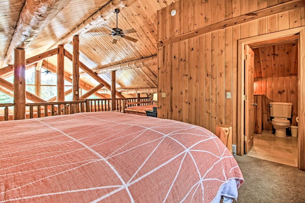 Lakefront Log Cabin w/ Dock ~ 9 Mi to Lutsen Mtn