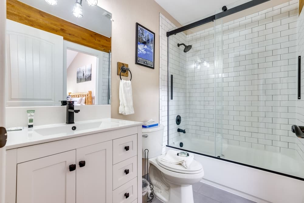 1 Mi to Main St: Breckenridge Retreat w/ Hot Tub!