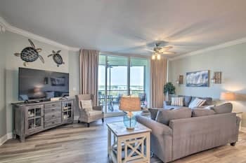 'the Beachcomber' Escape w/ Club Amenities!