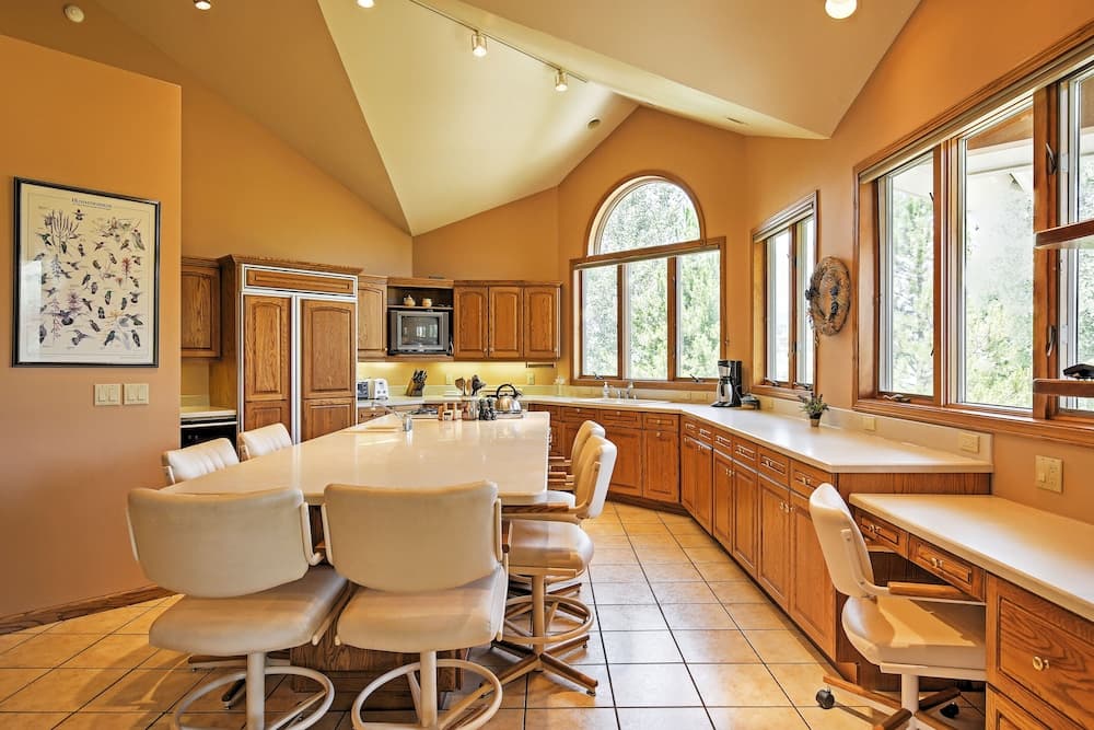 Spacious Home W/mtn Views, 2Mi to Steamboat Resort