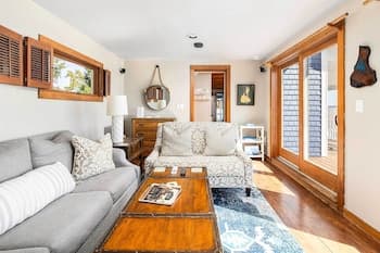 East Greenwich Waterfront Gem: Renovated w/ Kayaks