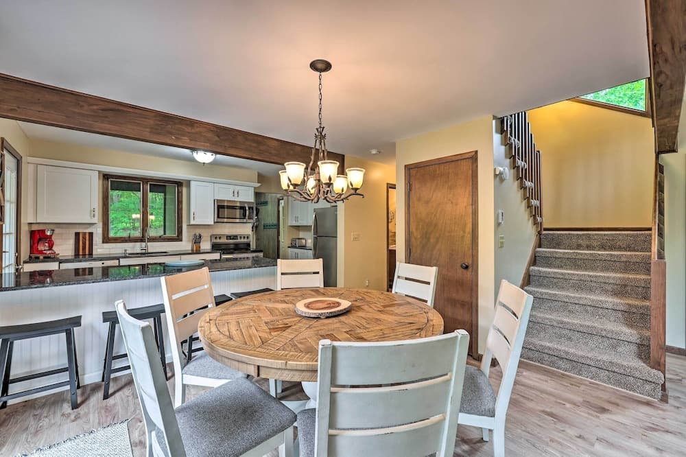 Near Hiking & Skiing: Albrightsville Home w/ Deck!