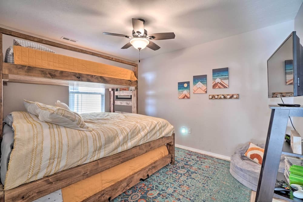 Sunny Family-friendly Branson Home!