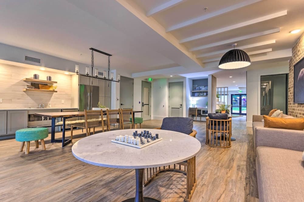 Walkable Downtown Asheville Condo w/ Balcony