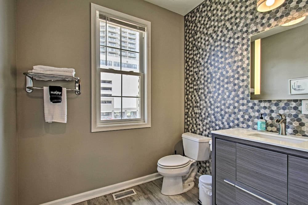 Idyllic Oceanfront Home on Atlantic City Boardwalk