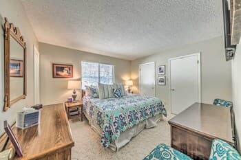 Spacious Hideaway w/ Deck < 6 Mi to Ruidoso!