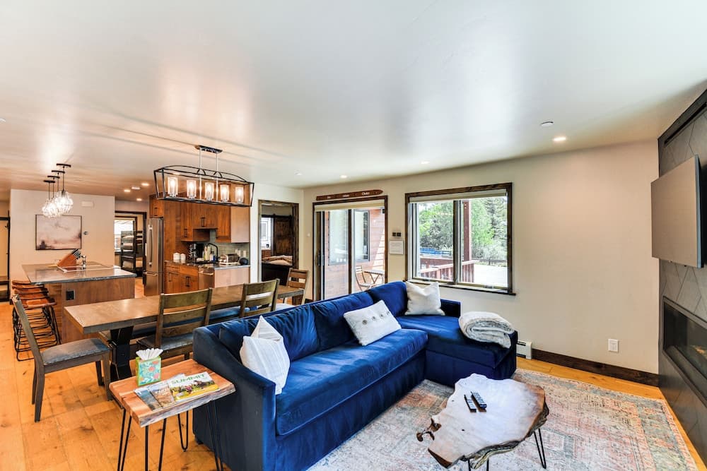 Ski-in/ski-out Condo: Steps to Snowflake Chair