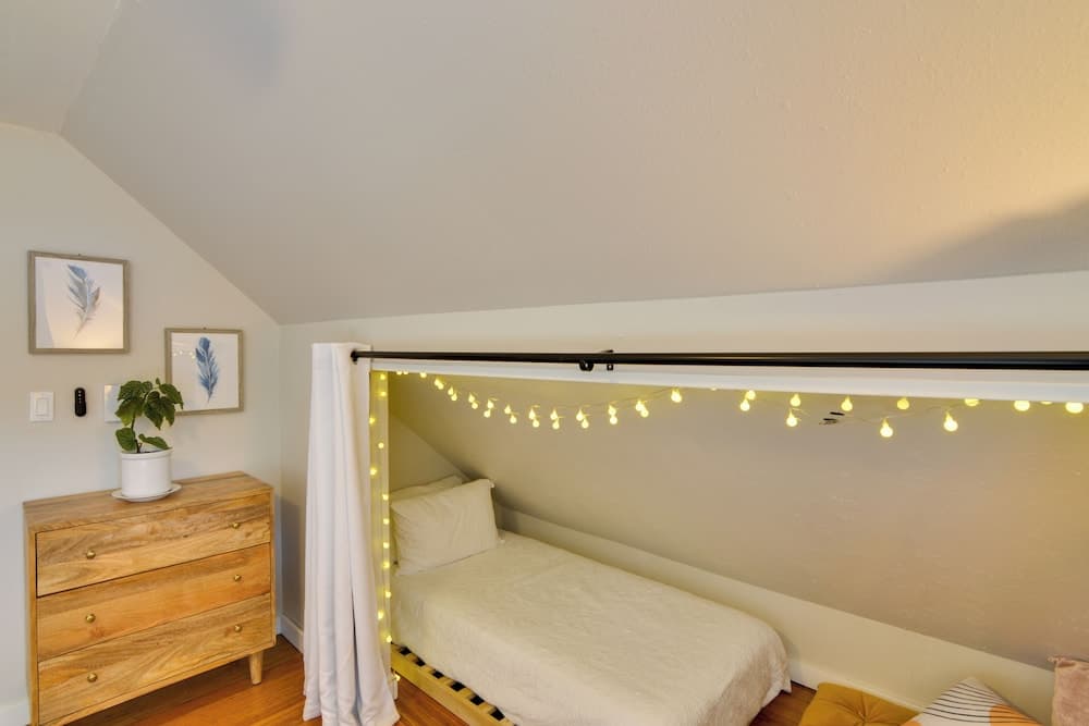 Buena Vista Getaway ~ 1/2 Mi to Downtown!