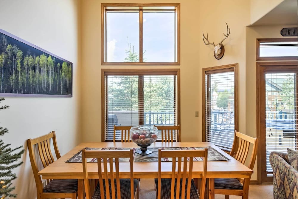 7 Mi to Skiing: Main St Frisco Condo w/ Balcony!