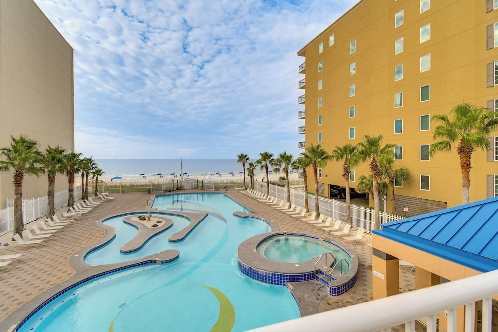 Pool/beach-view Gulf Shores Condo: Family Friendly