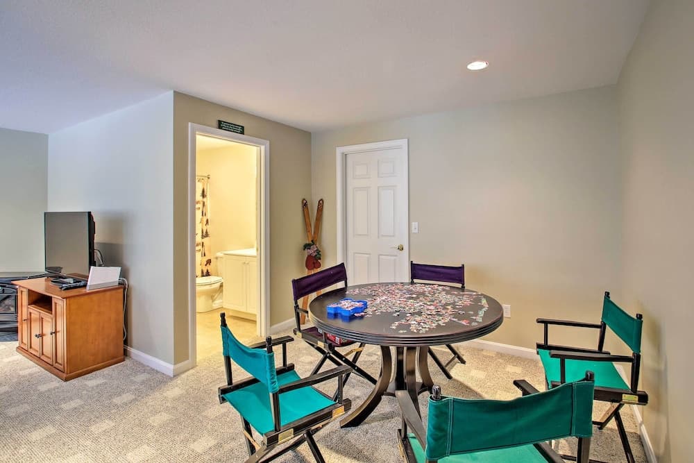 North Conway Retreat - 1 Mi to Cranmore Mountain!