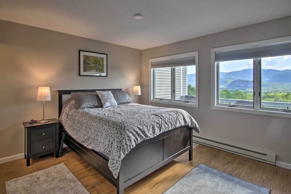 Intervale Family Retreat: Mtn View & Pool Access!