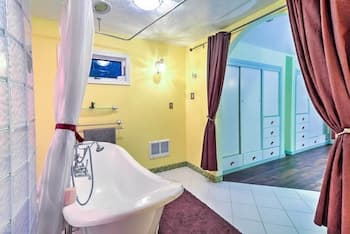 Downtown Anchorage Home, 1 Block to Coastal Trail!