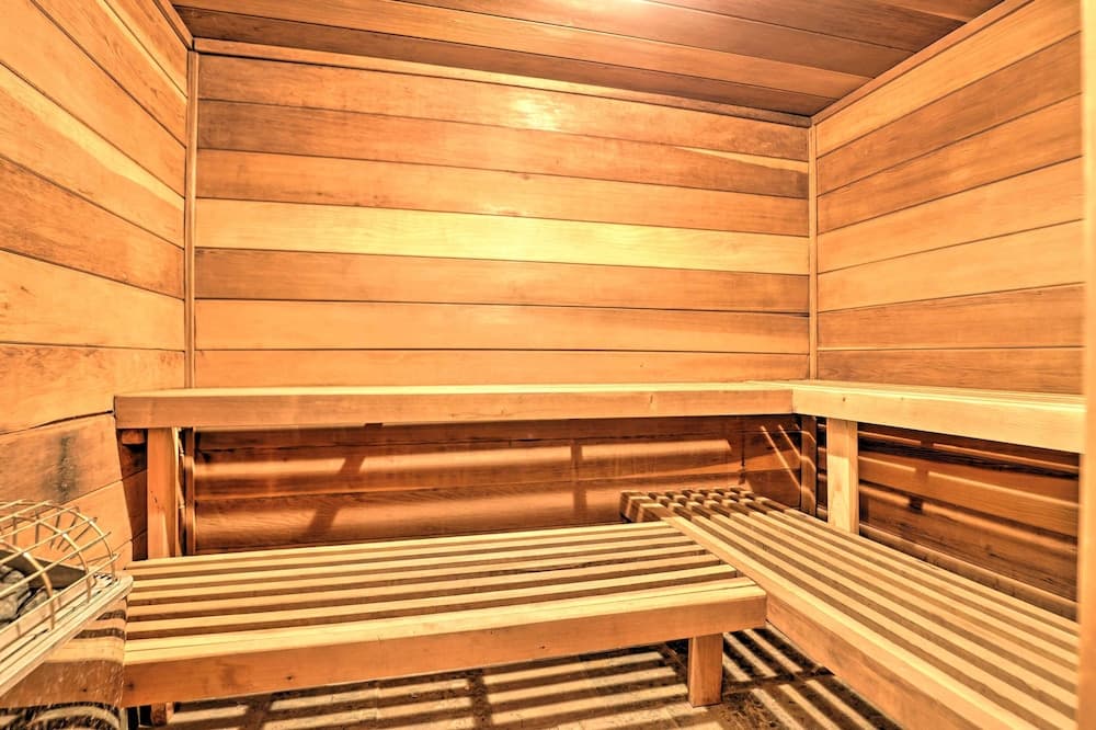 Copper Mountain Condo Near Ski Lift & Golf Course!