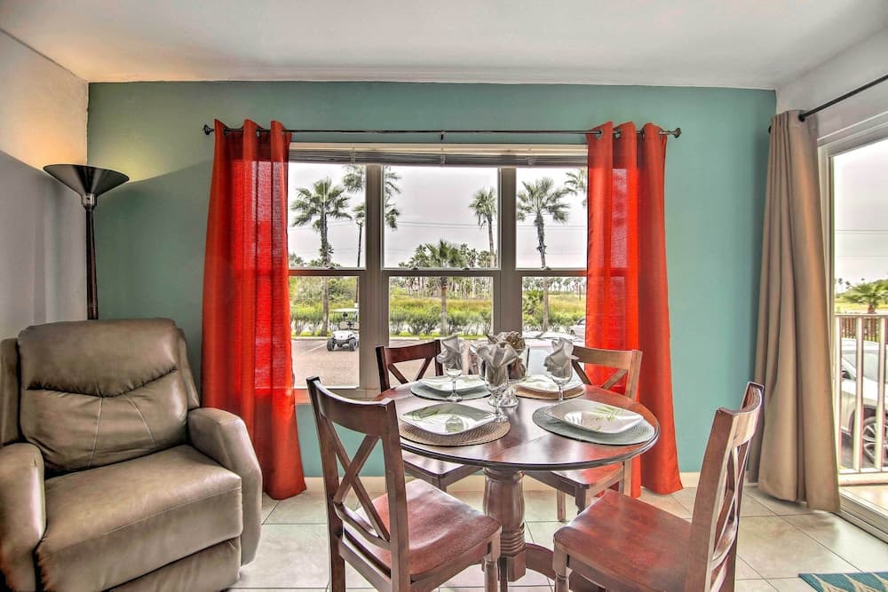 Steps to Beach: Beach Haven w/ Shared Amenities