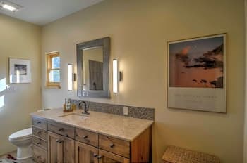 Hidden Santa Fe Gem - Nestled in Tesuque Hills!